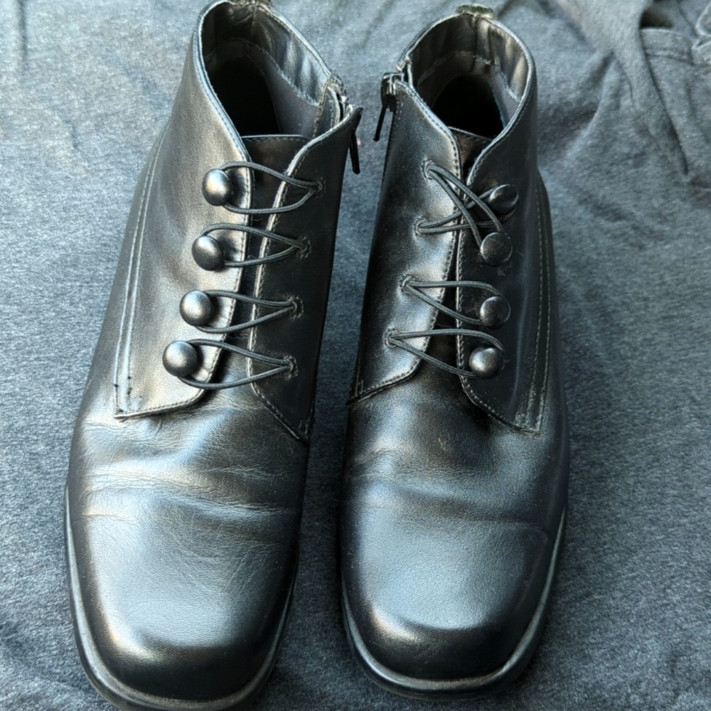 Vintage Liz Baker Side Zip Loop & Button Black Ankle Boots Size 7